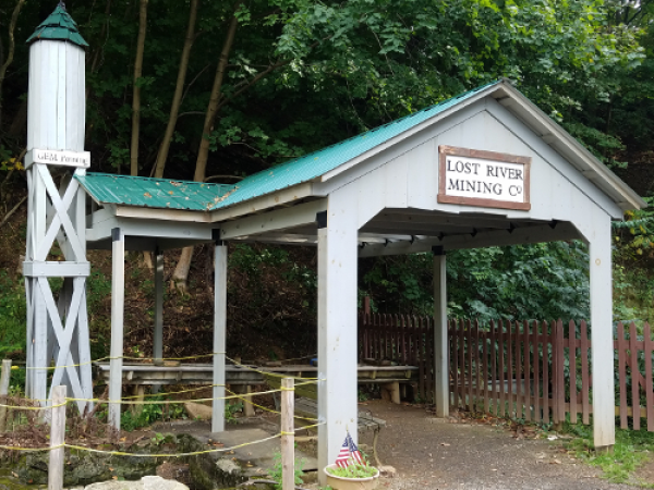 a garden in front of a building